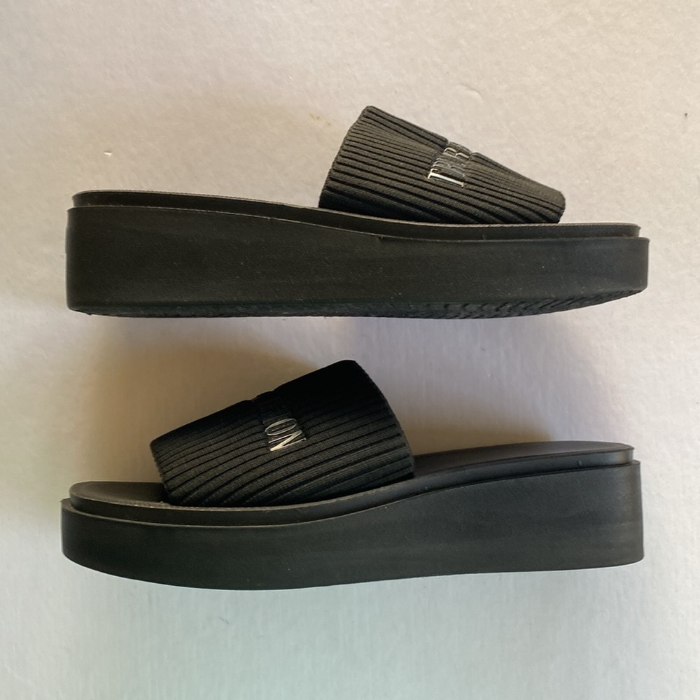 True Religion Black Jann Platform Slide Sandals Size 8.5 - Picture 8 of 11